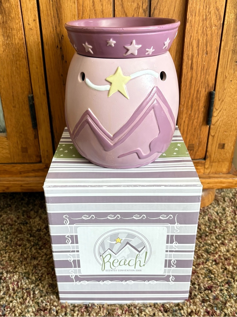 Scentsy Reach 2008 First Convention Warmer Mid-Size Lavender Star Boxed Retired